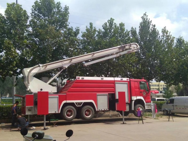 我公司為某消防大隊維修過火高噴車4
